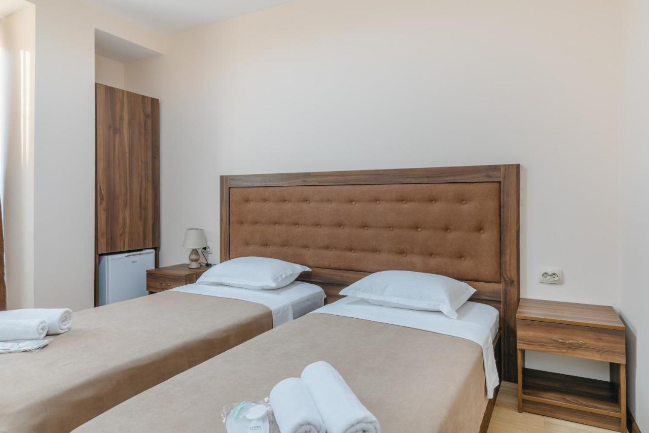 Gala Boutique Hotel Kutaisi Exteriör bild
