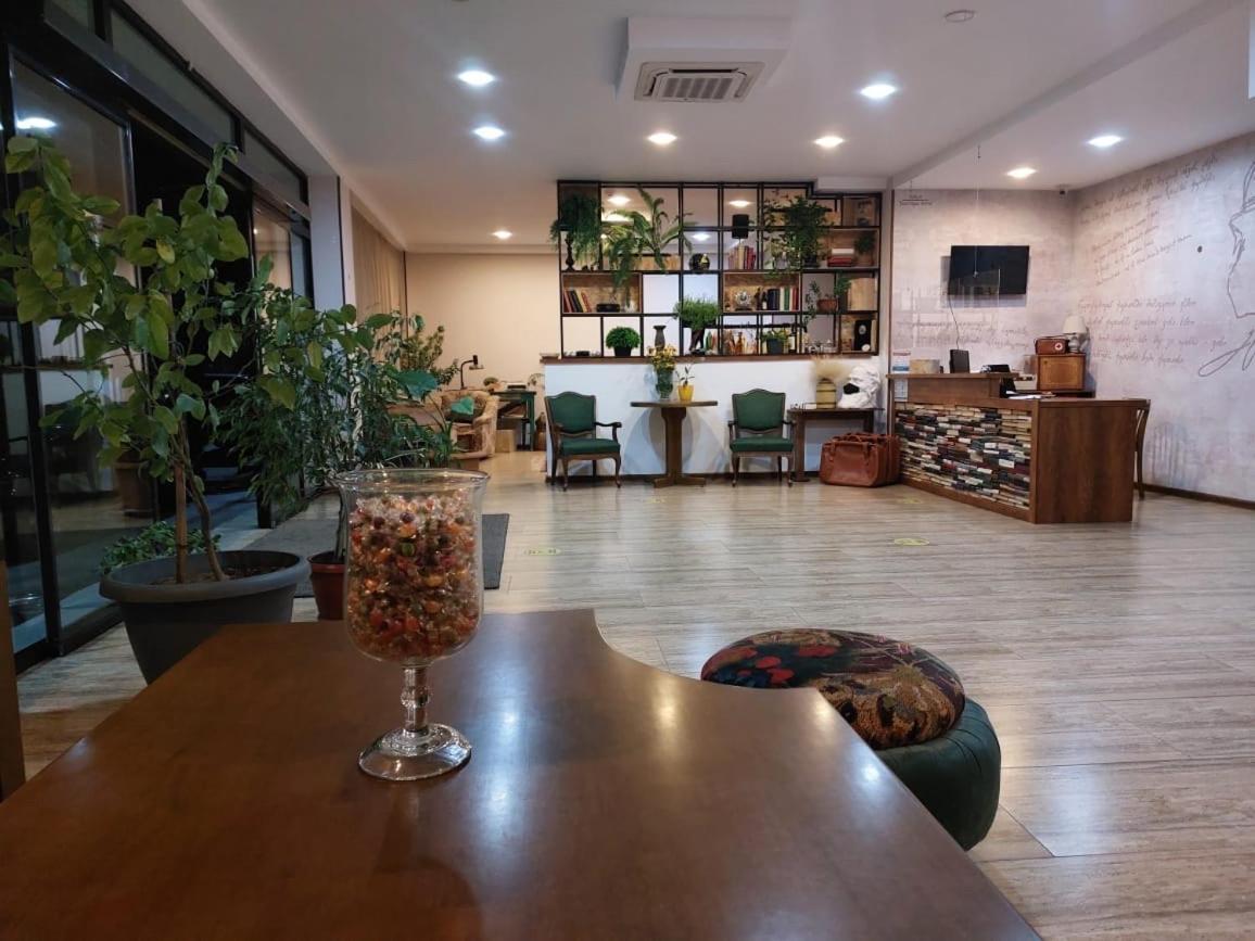 Gala Boutique Hotel Kutaisi Exteriör bild