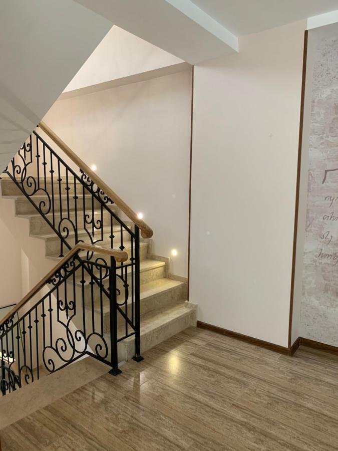 Gala Boutique Hotel Kutaisi Exteriör bild